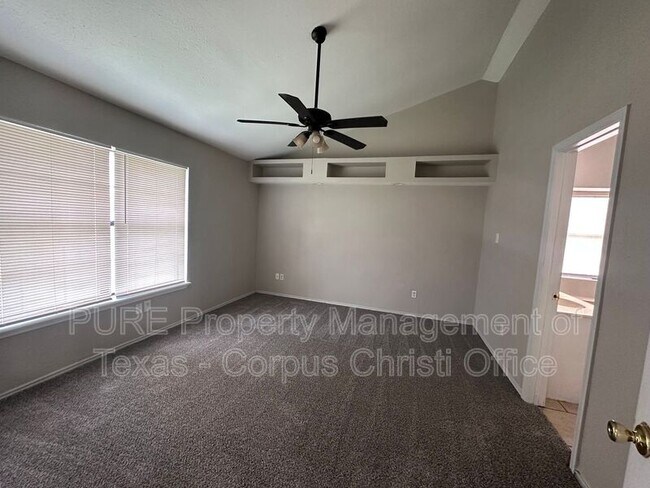 Foto del edificio - 2805 Summer Ridge Dr