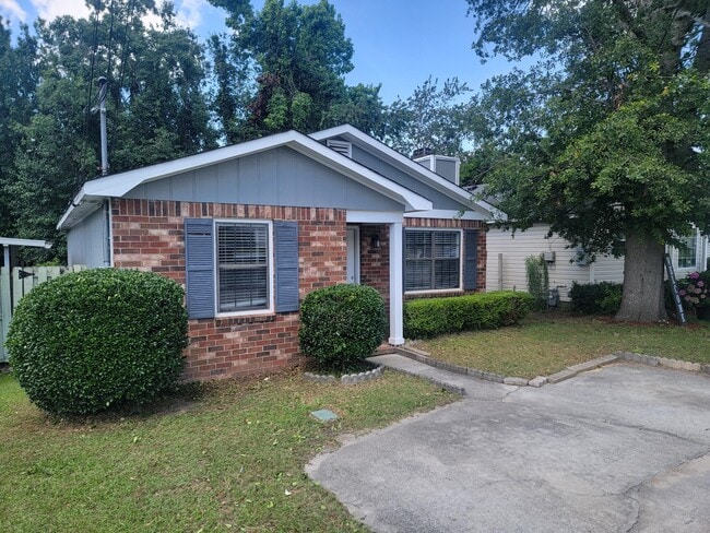 Building Photo - 3914 Almon Dr