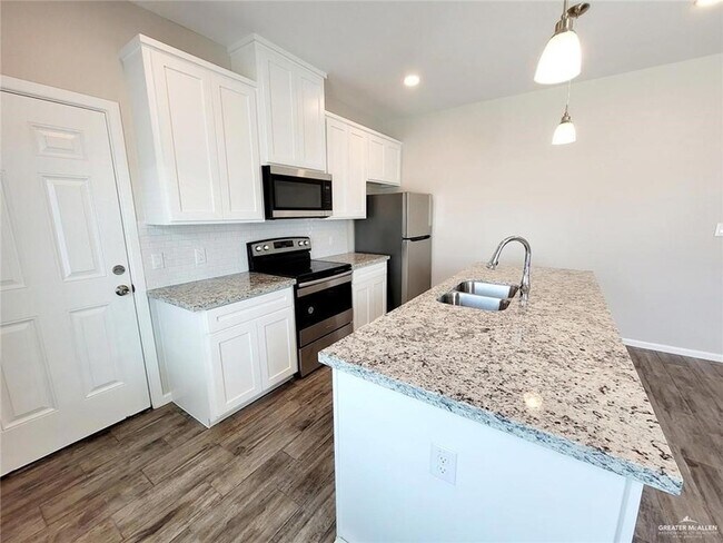 Building Photo - 5700 Sandpiper Ave