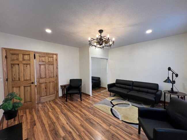 Building Photo - Detroid Shoreway Renovated  4 Bedroom, 2 Bath House with Detached Garage
