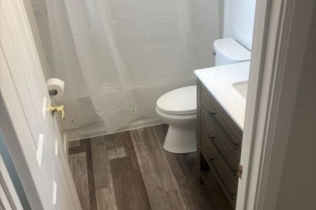 Foto del edificio - 1337 Lockview Ln