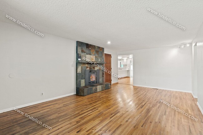 Building Photo - Gladstone Charmer | 3 Bedroom 2 Bathroom H...