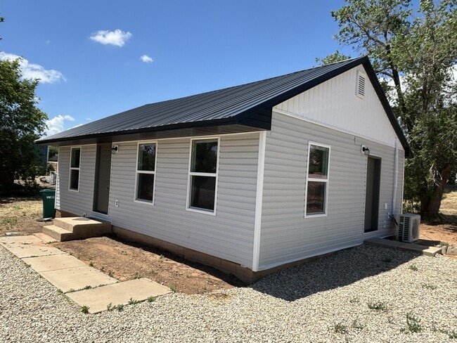 Building Photo - 93 E 400 S