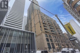 Building Photo - 35 Hayden St