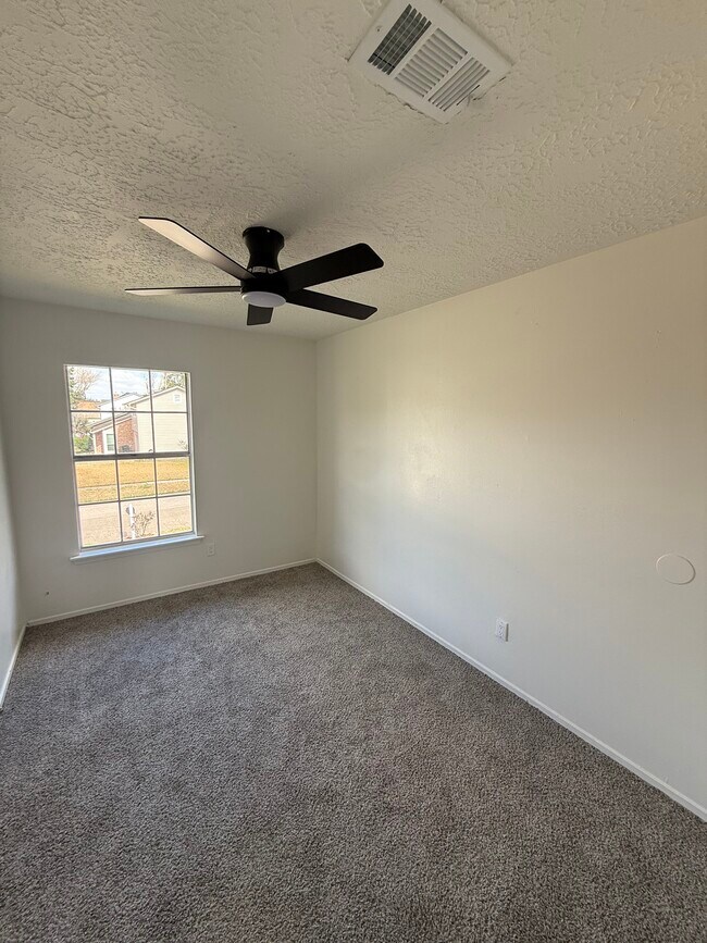 Foto del edificio - 402 Tresvant Dr