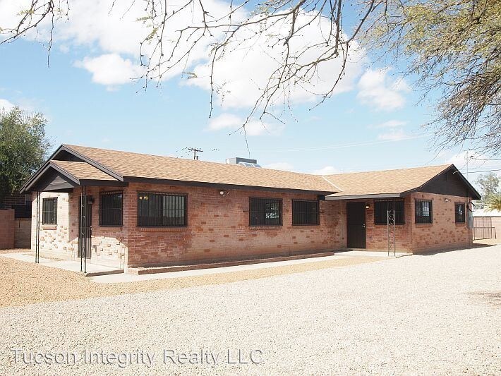 Primary Photo - 2237 E Grant Rd