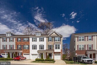 Building Photo - 1606 Dorothy Ln