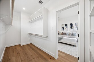 Building Photo - 2806 Mills St