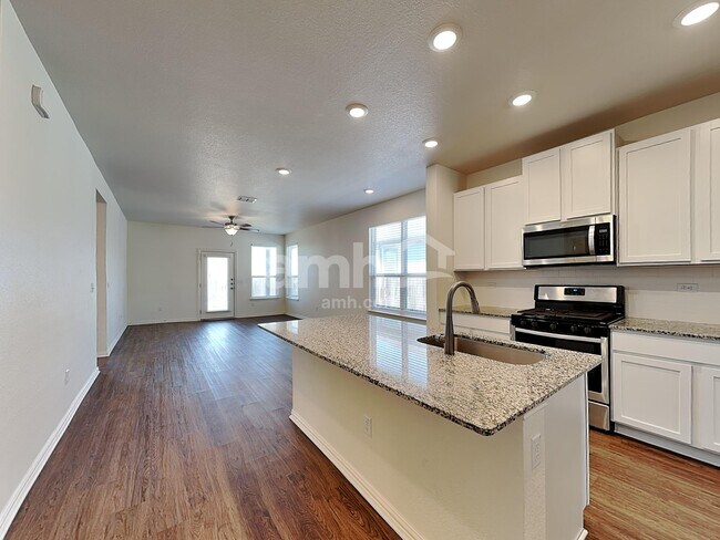 Building Photo - 2722 Wolfcreek