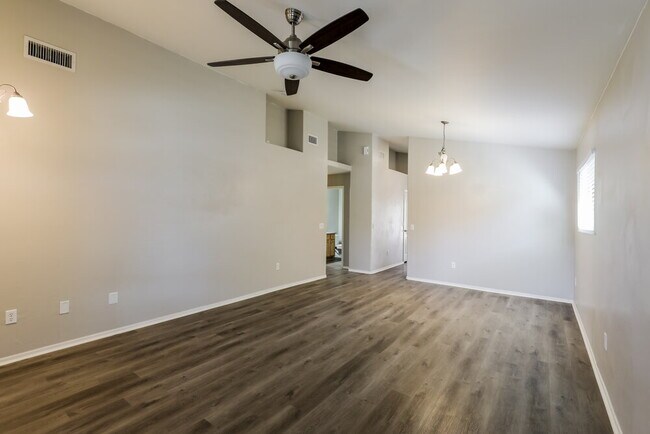 Foto del edificio - 6898 W Quailwood Way