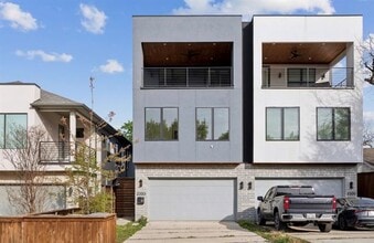 Building Photo - 2333 Vagas St