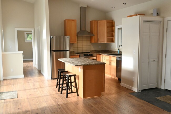 Foto del edificio - Brand New Modern 1BR Home in Port Townsend...