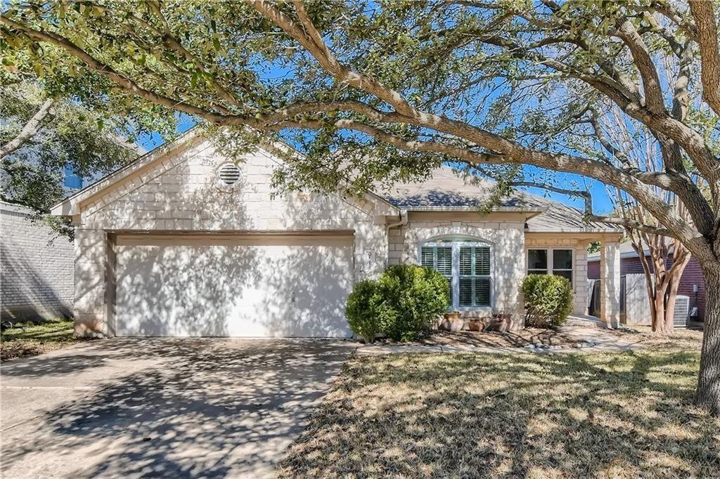 Primary Photo - 1215 Parker Pl