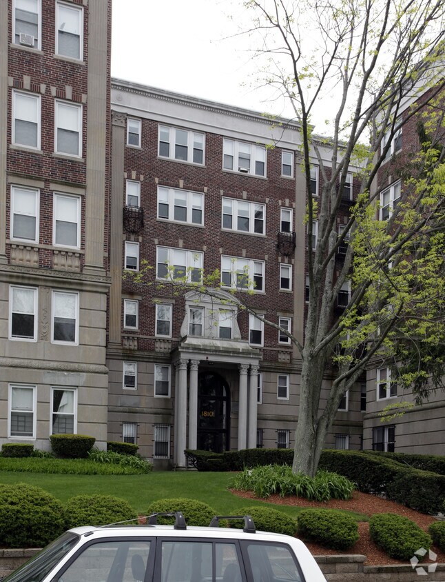 Foto principal - 1800-1820 Commonwealth Ave