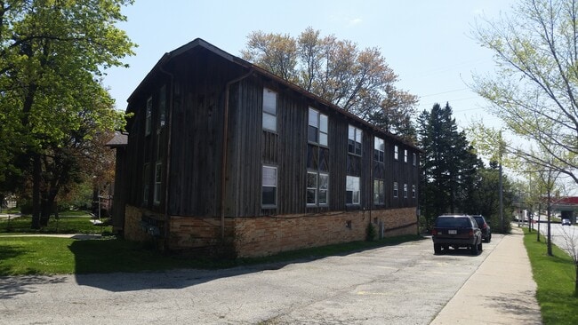 Building Photo - 2459 S 99th St