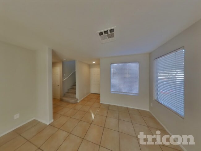 Foto del edificio - 2114 Seattle Shore St