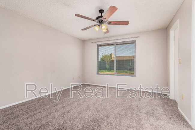 Building Photo - 5505 W Sunnyslope Ln