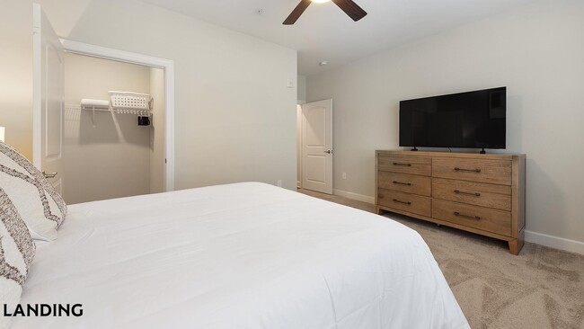 Building Photo - 3000 Daventry Cir