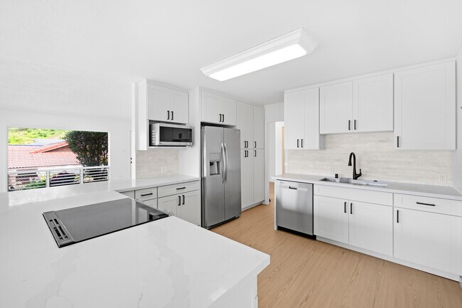 Cocina nueva con electrodomésticos de acero inoxidable. - 45-162 Neepapa Pl