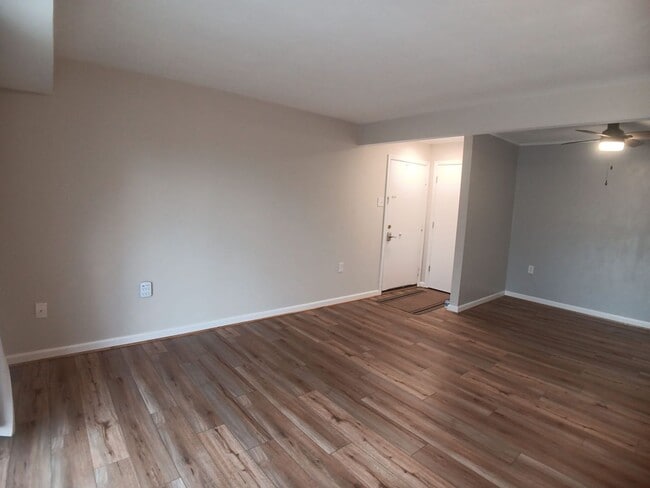 Building Photo - Blacksburg, 2 BR / 1 BA Available July 14,...