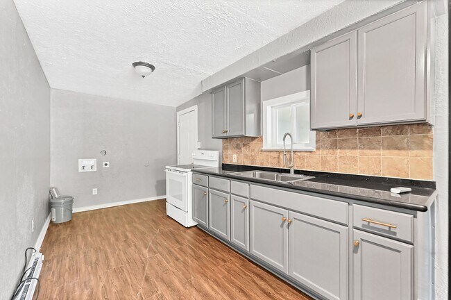 Foto del edificio - Newley remodeled 2 bedroom