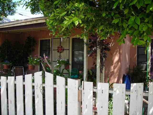 Foto del edificio - 228-242 W 5th St