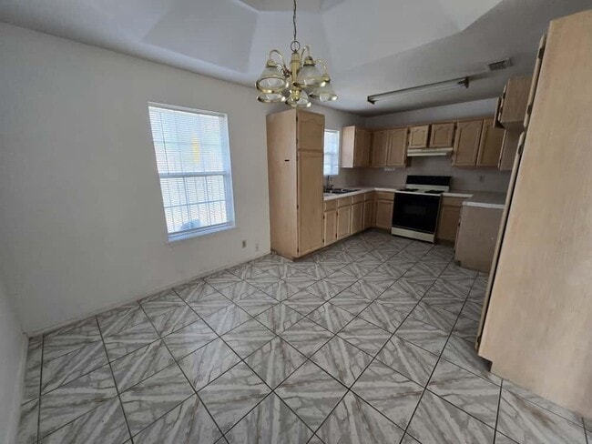 Building Photo - 802 Noel Ln
