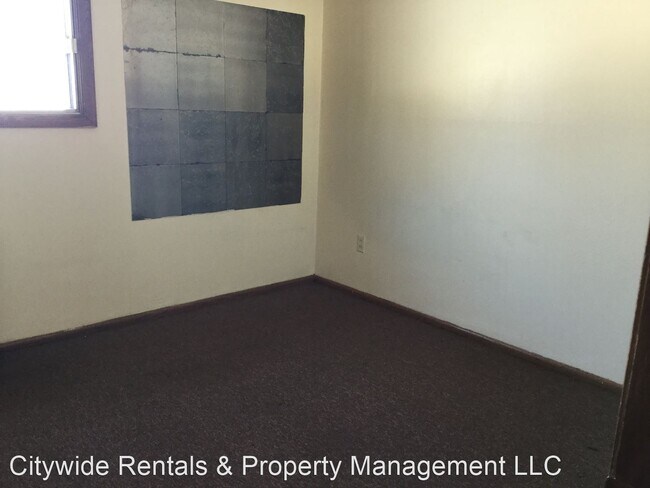 Building Photo - 6226 W Lawn Ave