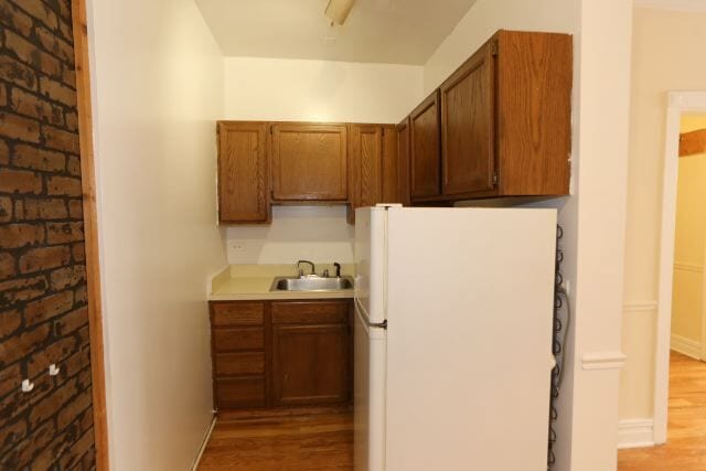 Building Photo - 514 W Melrose