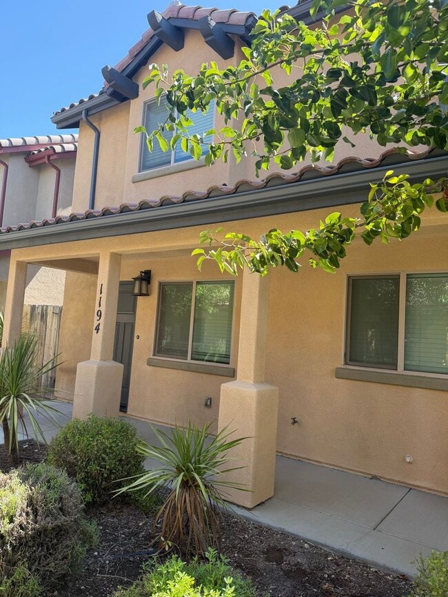 Building Photo - 1194 Velarde Cir