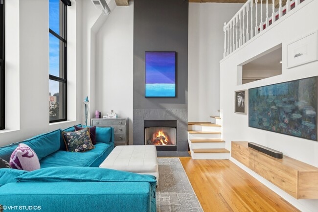 Building Photo - 758 N Larrabee St