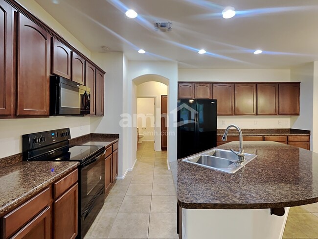 Foto del edificio - 18134 W Purdue Ave