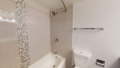 Interior Photo - Avalon Park