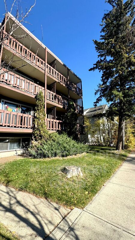 Photo du bâtiment - 322-326 6 Ave NE