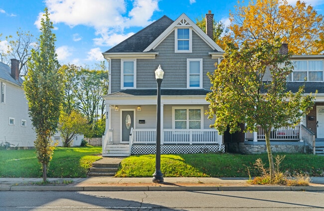 Foto del edificio - 873 E Livingston Ave