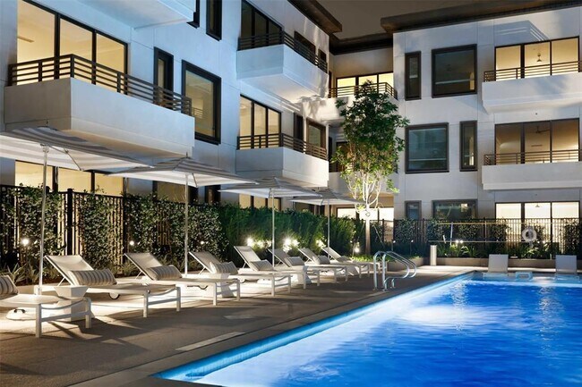 Foto del edificio - 4444 Westheimer Rd