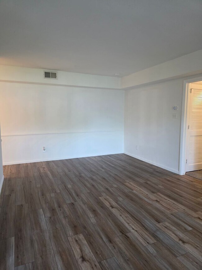 Foto del edificio - CONDO IN PIKE CREEK