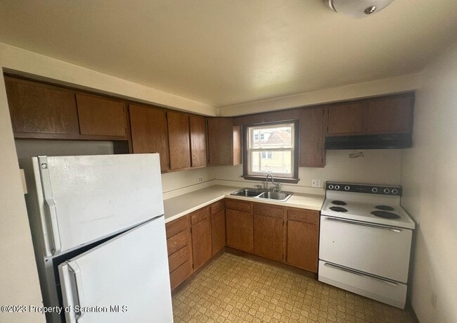 Building Photo - 230 New Mallery Pl