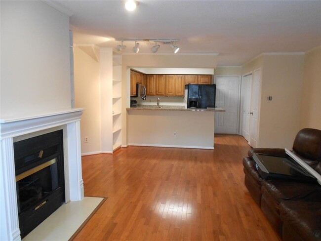 Building Photo - 2425 Holly Hall St