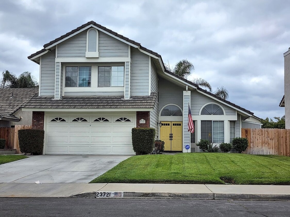 Primary Photo - Two Story Murrieta 3 Bedroom + Loft - Incl...