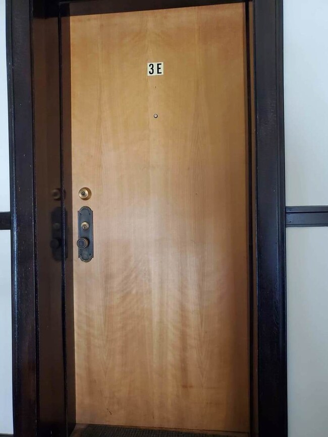 Foto del edificio - 2110 Sherman Ave