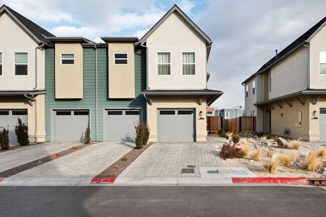 Foto del edificio - Beautiful Home by Lakeside