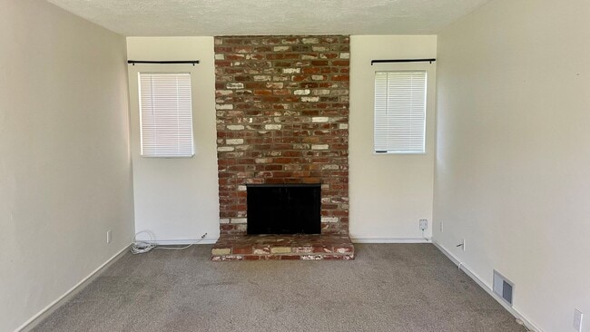 Building Photo - 3606 Bickerstaff Rd