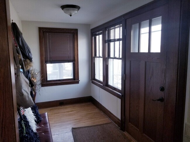 Foto del edificio - 4322 Bloomington Ave