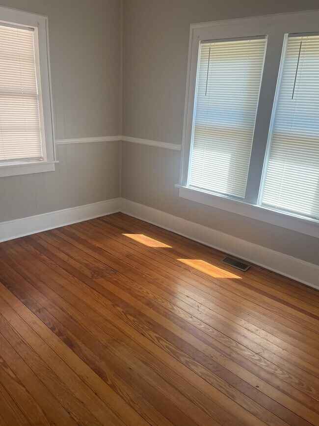 Foto del edificio - 420 N Ash St