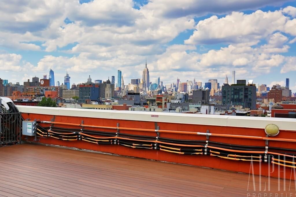 Primary Photo - 203 Rivington St