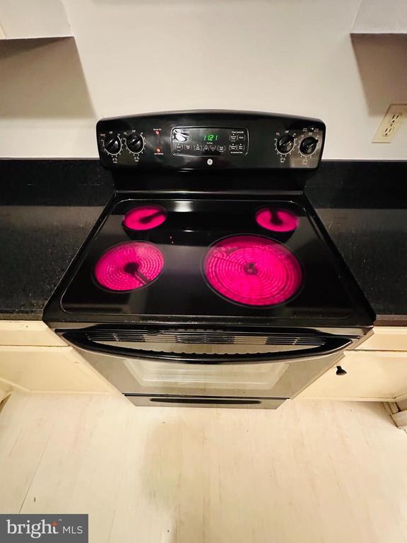 Building Photo - 8206 Red Wing Ct