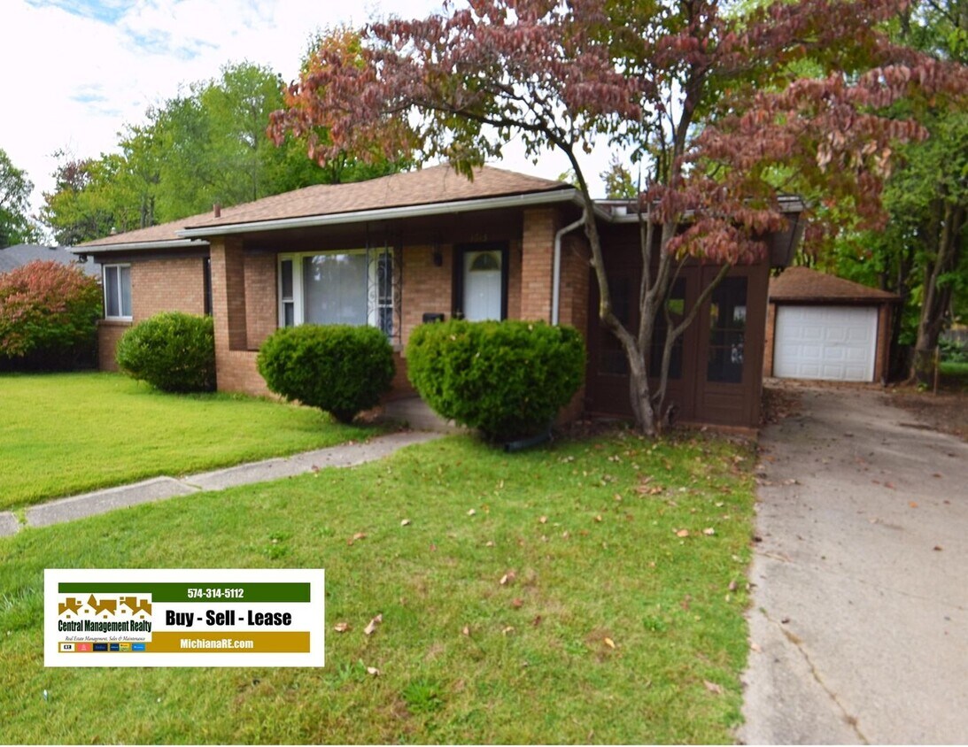 Foto principal - South Bend 3 Bedroom 2 bath Ranch near Not...