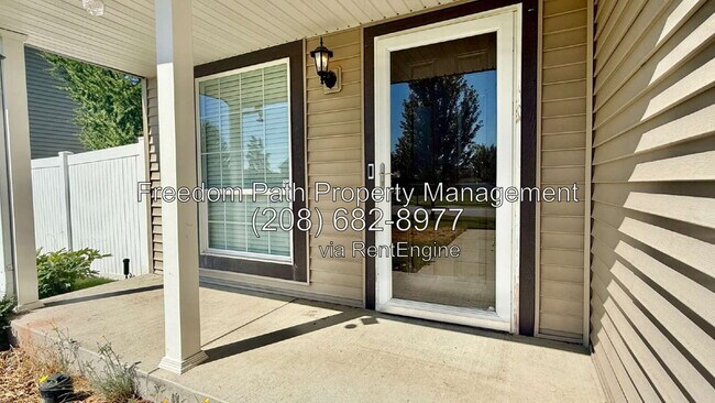 Foto del edificio - 3783 Pandion Dr