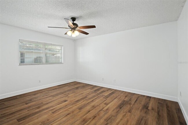 Building Photo - 6727 Tamarind Cir